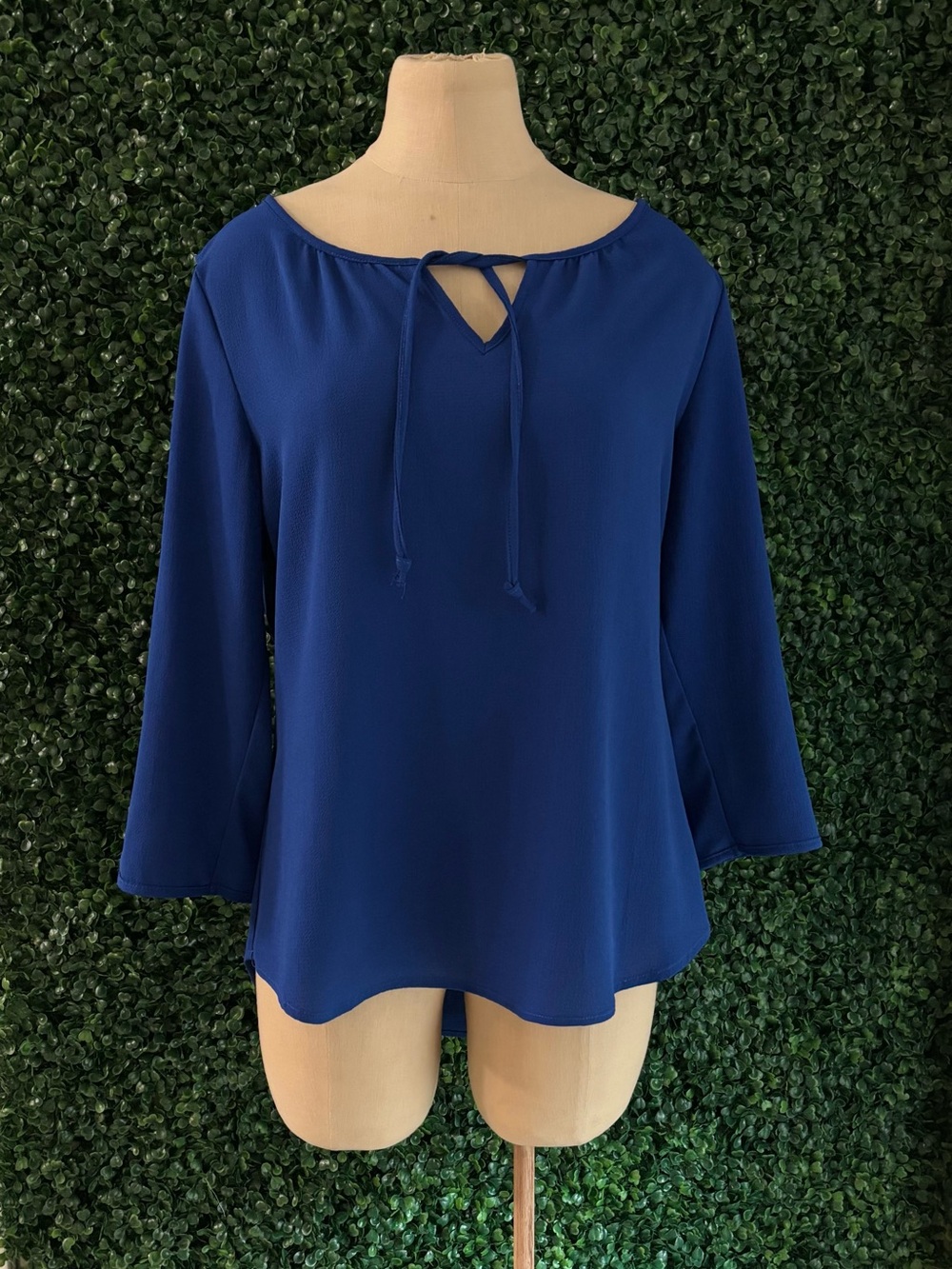 Sz M Alison Andrews Royal Blue Cage Sleeve Bell Sleeve Blouse
